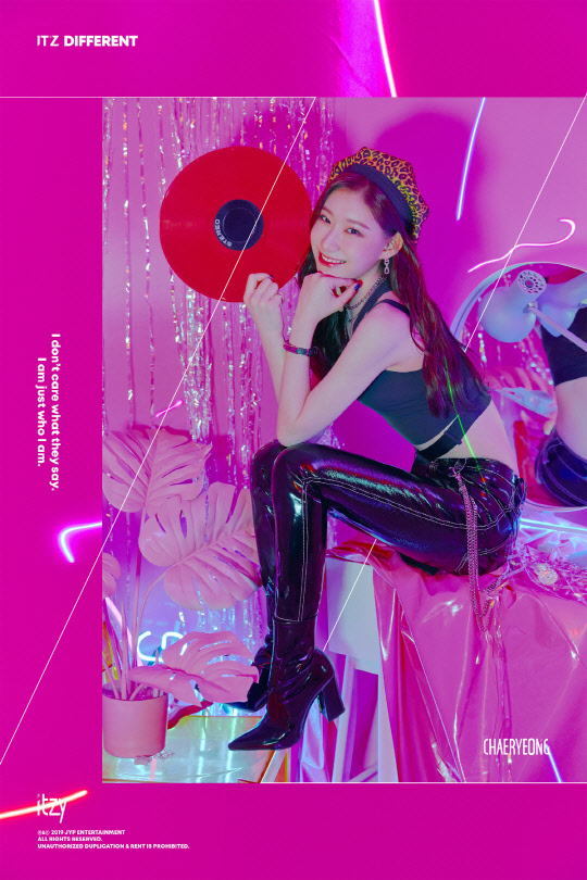 JYP ½ÅÀÎ ITZY(ÀÕÁö) ä·É ƼÀú °ø°³! `·¯ºí¸®vsÄ«¸®½º¸¶` 1ÀÎ2»ö ¸Å·Â JYP ½ÅÀÎ ITZY(ÀÕÁö) ä·É ƼÀú °ø°³! `·¯ºí¸®vsÄ«¸®½º¸¶` 1ÀÎ2»ö ¸Å·Â